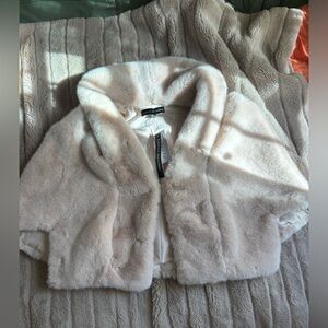 NWT Cathrine Malandrino Faux Fur Caplut Size M